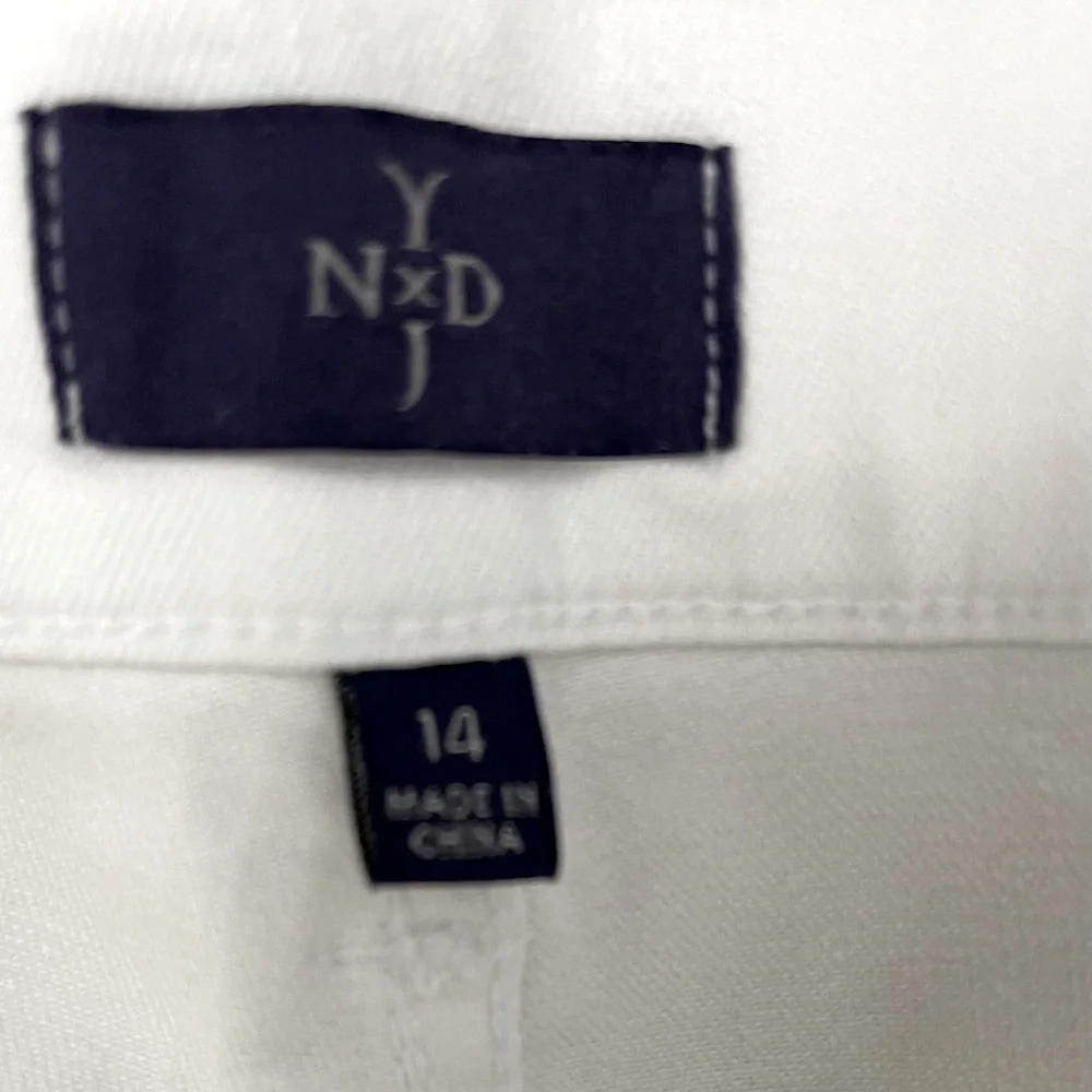 NYDJ Women's Straight Crop With Rhinestone Hem Jeans White lift tuck technology - Picture 7 of 12